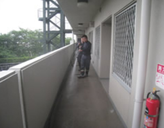 マンション清掃作業1